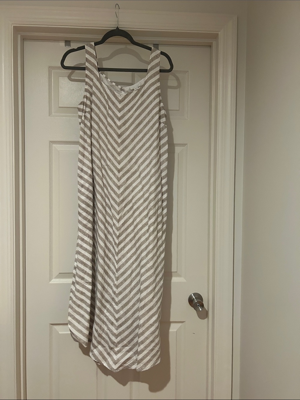 J. Jill Chevron Stripe Sleeveless Maxi Dress Linen with pockets
